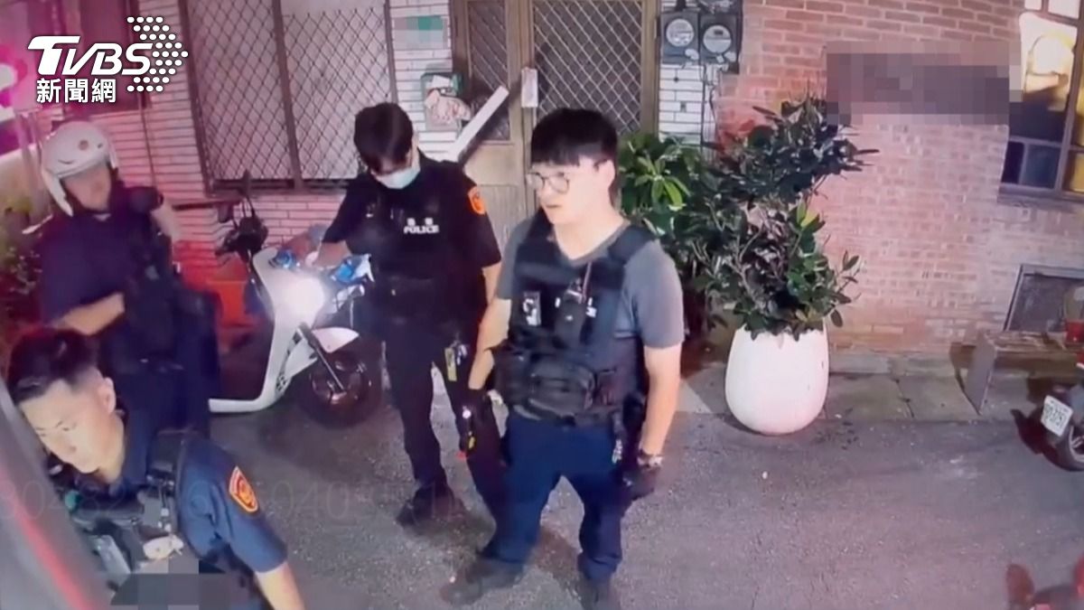 警方獲報趕抵現場。（圖／TVBS）