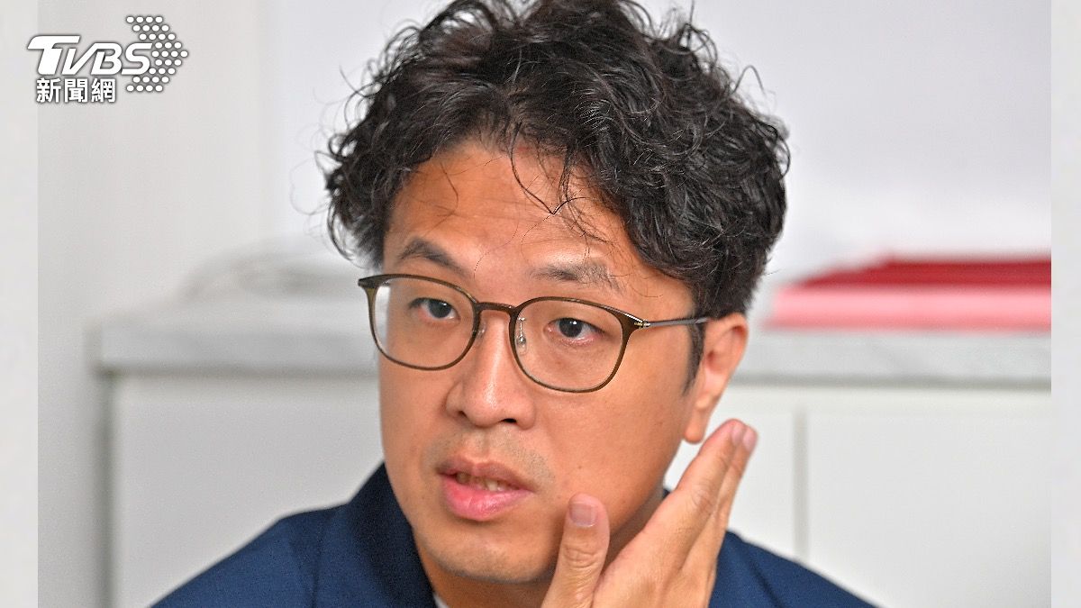 沈伯洋自曝每10天就要剪一次頭髮。(圖/胡瑞麒攝)