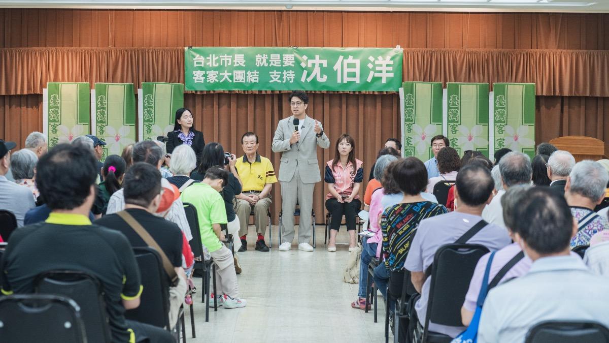 為拓展知名度,沈伯洋近日積極展開基層座談活動。(圖/沈伯洋競辦提供)