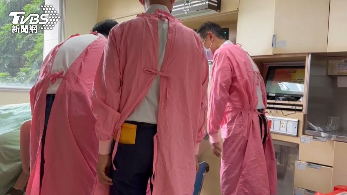 張善政已向家屬承諾，將全力協助員警醫療及後續照顧。（圖／TVBS）