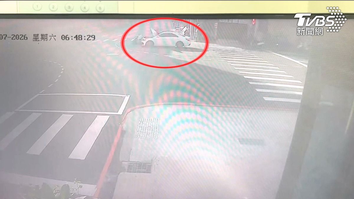 毒駕高速衝人群「騎士被撞飛」！47歲男連環撞　10分鐘落網。(圖／TVBS)