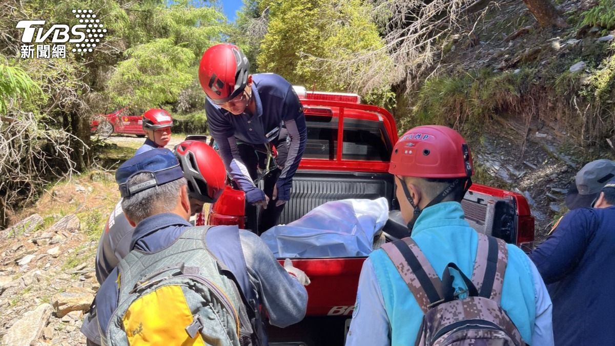 玉山山難!男墜50公尺邊坡 隊友伸手僅「抓住衣角」仍救不回