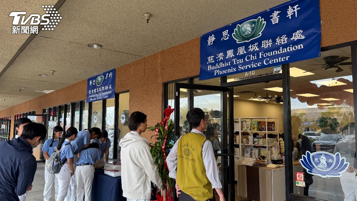 黃玉蓮希望慈濟鳳凰城聯絡處可以成為大家的社區客廳。(圖/黃貞怡攝)