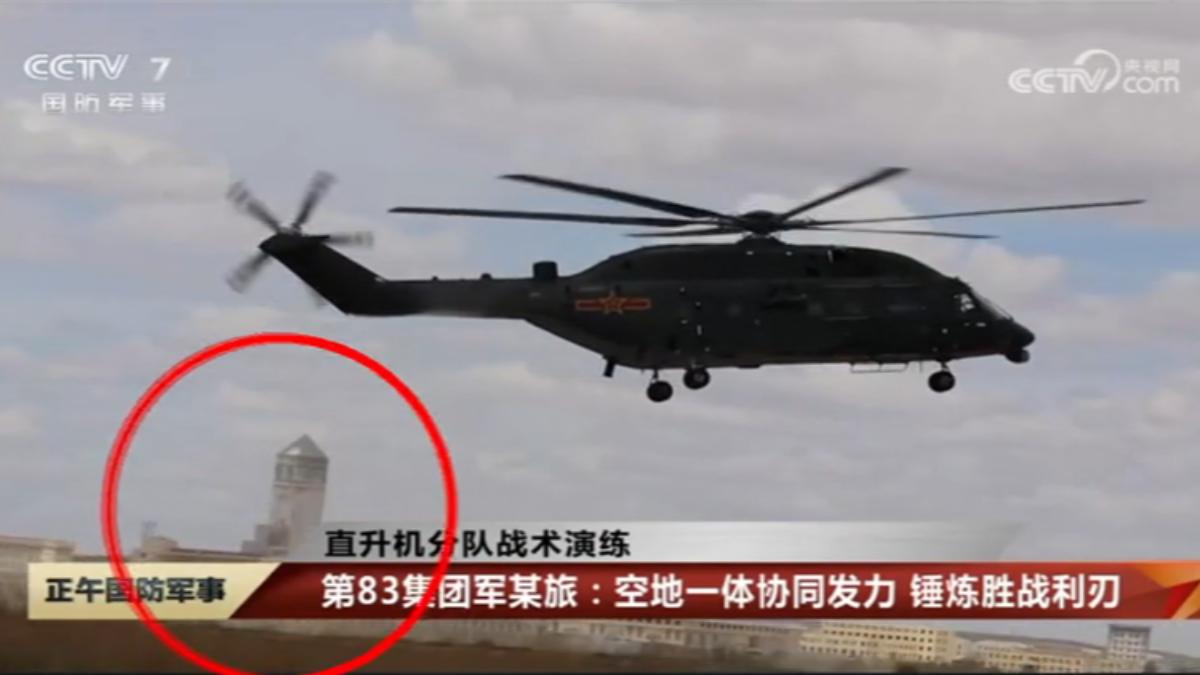 中共官媒於美國獨立日釋出演訓影片,背景赫見仿造我國總統府的建築。(圖/CCTV)