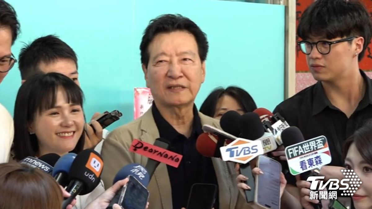 趙少康和黃國昌、吳怡萱(圖/TVBS資料畫面)