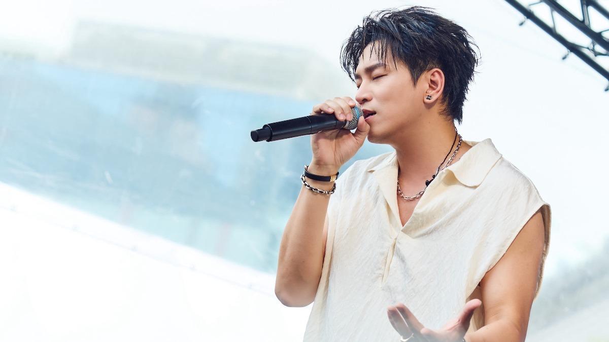 蕭景鴻在松山開唱。(圖/相信音樂提供)