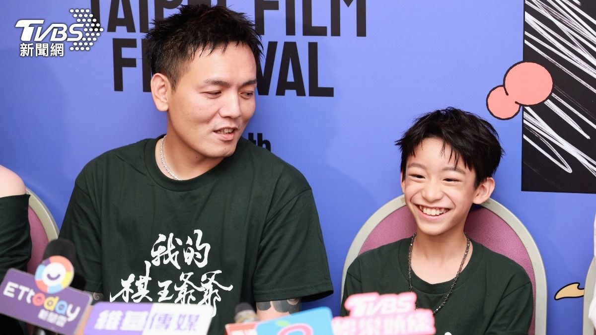 春風新片當爸!靠這招收服童星 遭謝以樂爆私下聊「奇怪的東西」急喊冤
