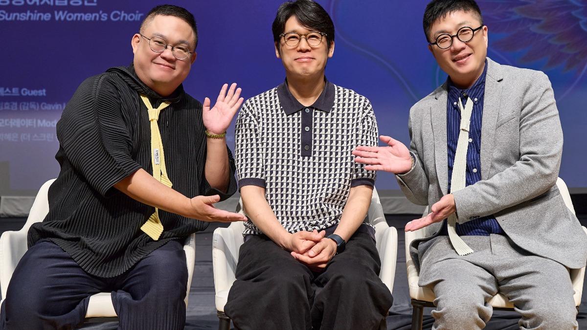 林孝謙、呂安弦與韓版《和聲》導演在影展上交流。(圖/富川奇幻國際影展提供)