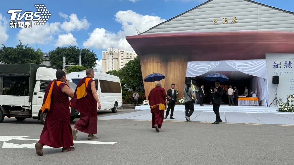 蝴蝶谷罹難作家紀慧文今公祭 藏僧、政界人士齊聚送最後一程