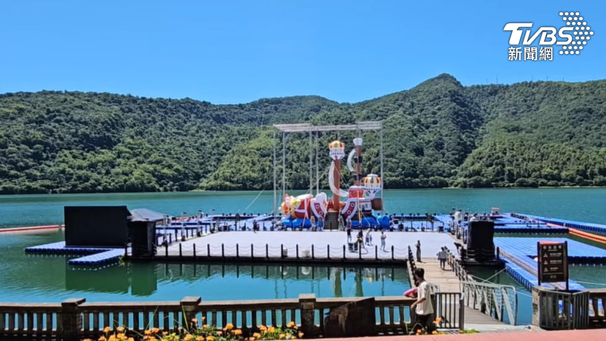 現場除魯夫等人氣角色,還有15公尺千陽號,民眾可登船體驗。(圖/TVBS)