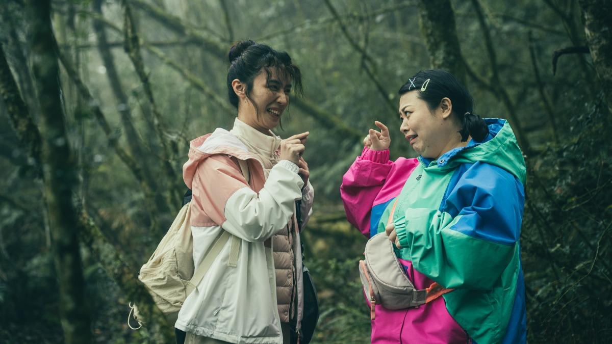 小薰在山林遇見渡邊直美飾演的「歌姬茱麗葉」。(圖/華映提供)