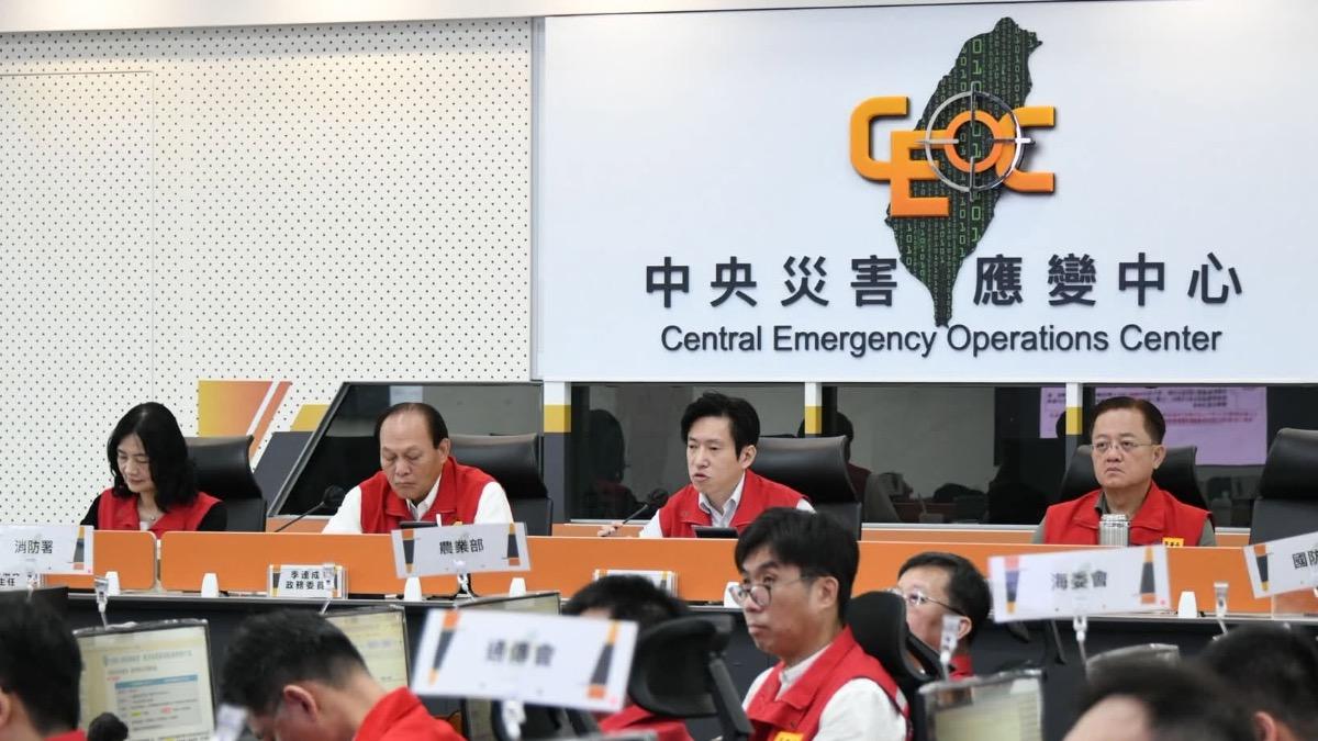 行政院秘書長張惇涵7日上午和政委季連成共同主持全國22縣市整備會議。（圖／翻攝自張惇涵臉書）