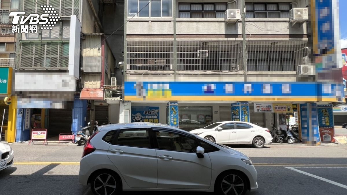 兩家通訊行相鄰，疑似關係不好，才會動手破壞財物。（圖／TVBS）
