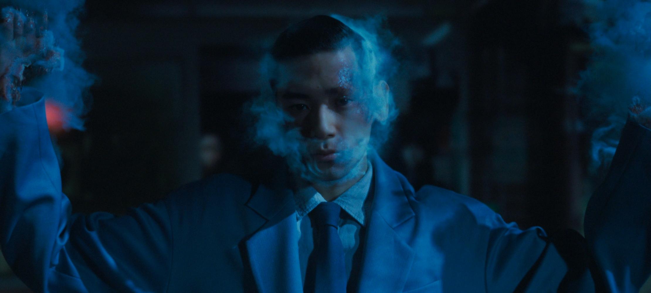 「氣體人」的細膩變化是導演最注重的環節之一。(圖/Netflix提供)