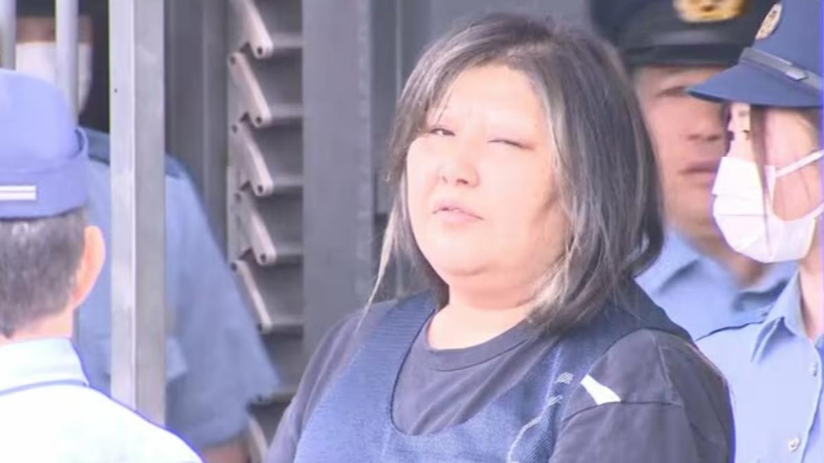 一名49歲女子涉嫌在住宅內，將同居女性的雙唇「縫合」在一起遭逮。(圖/翻攝自富士電視台)