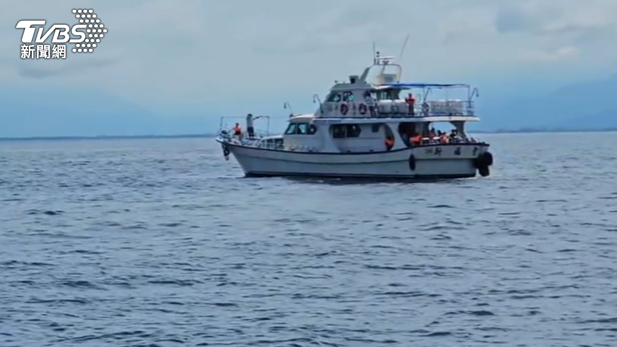 海警發布12小時前，近岸12浬海域必須全面淨空。（圖／TVBS）