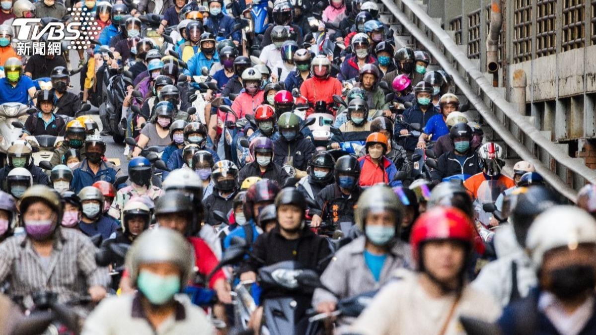 定檢不寄單「忘繳恐噴3000元」!快用3招綁定手機防註銷牌照