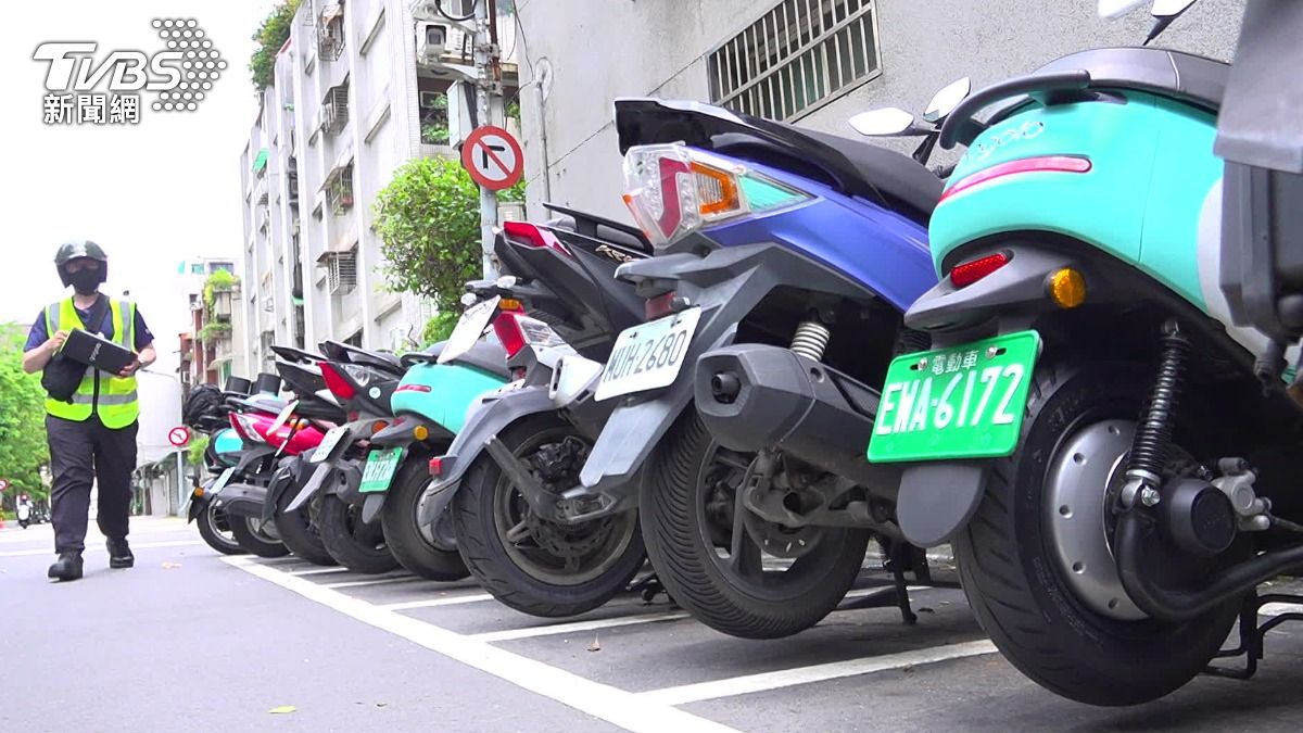 補足捷運、公車到不了的距離,共享機車成最後一哩路解方。(圖/TVBS)
