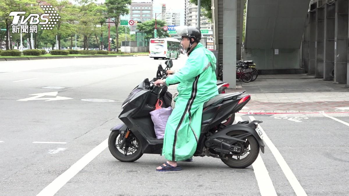 機車待轉區存廢吵不完,學者:應因地制宜、不能全面開放。(圖/TVBS)