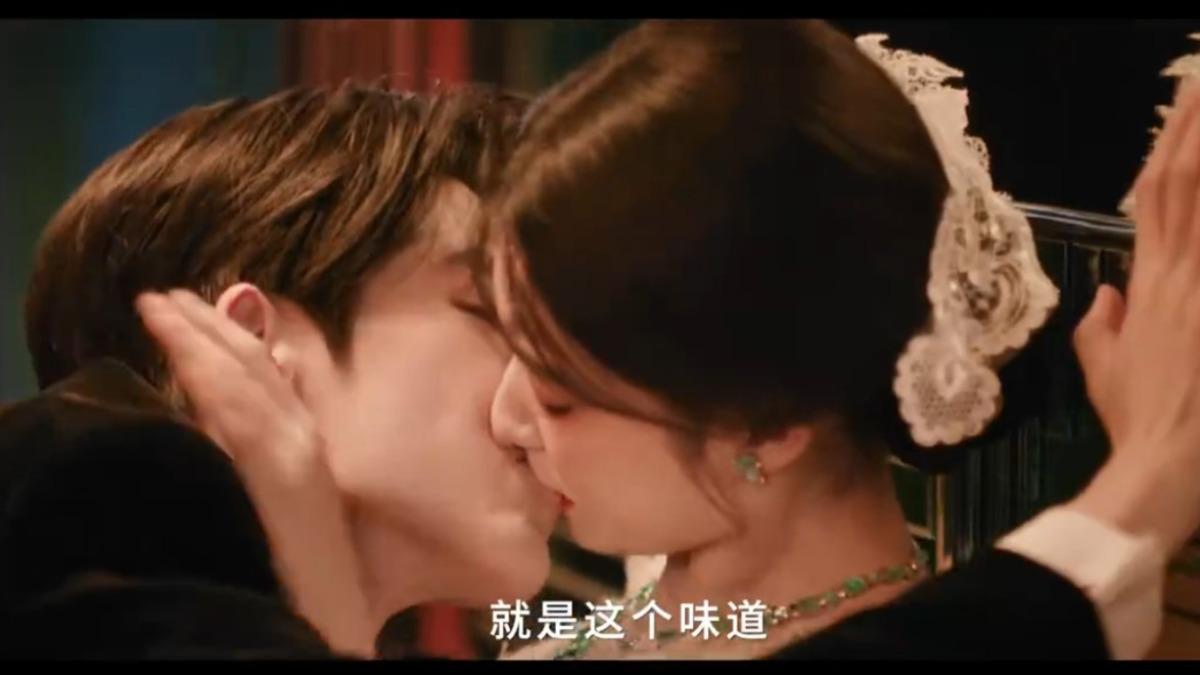 張凌赫（左）、王楚然主演新劇《這一秒過火》將上檔。（圖／翻攝自《這一秒過火》微博）