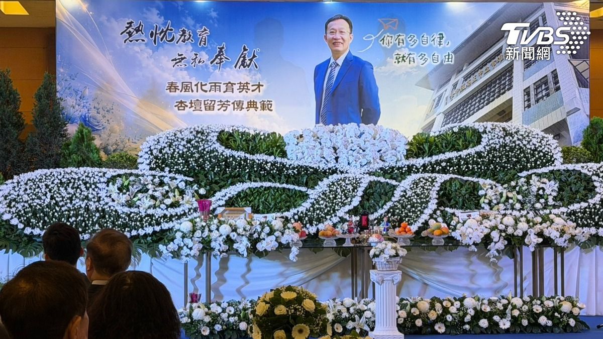 師生追思信寫滿牆!明星高中校長畢業季離世 今告別式家屬哭斷腸