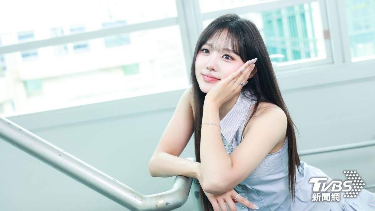 韓籍啦啦隊女神姜秀京接受《TVBS新聞網》專訪。(圖/趙世平攝)