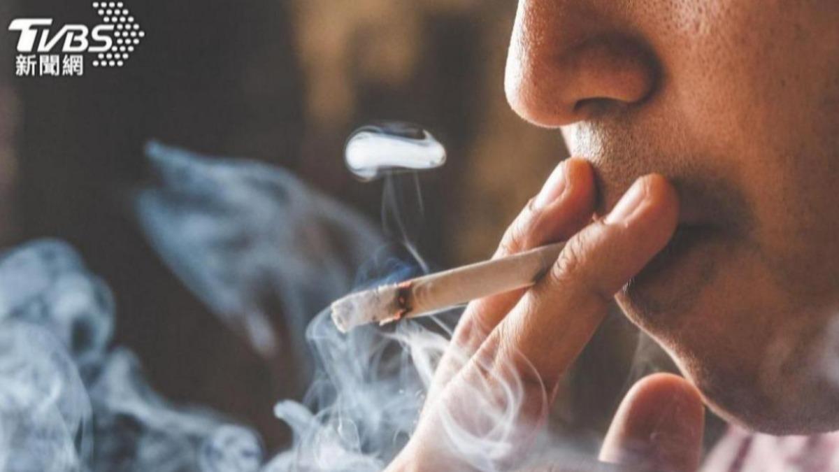 怕吃問題油?醫警告:1天1包菸等同吞50克毒油 致癌物直攻肺部