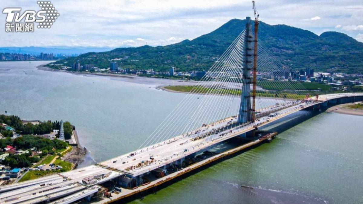 強颱巴威逼近!淡江大橋「達10級風速」將全面封橋