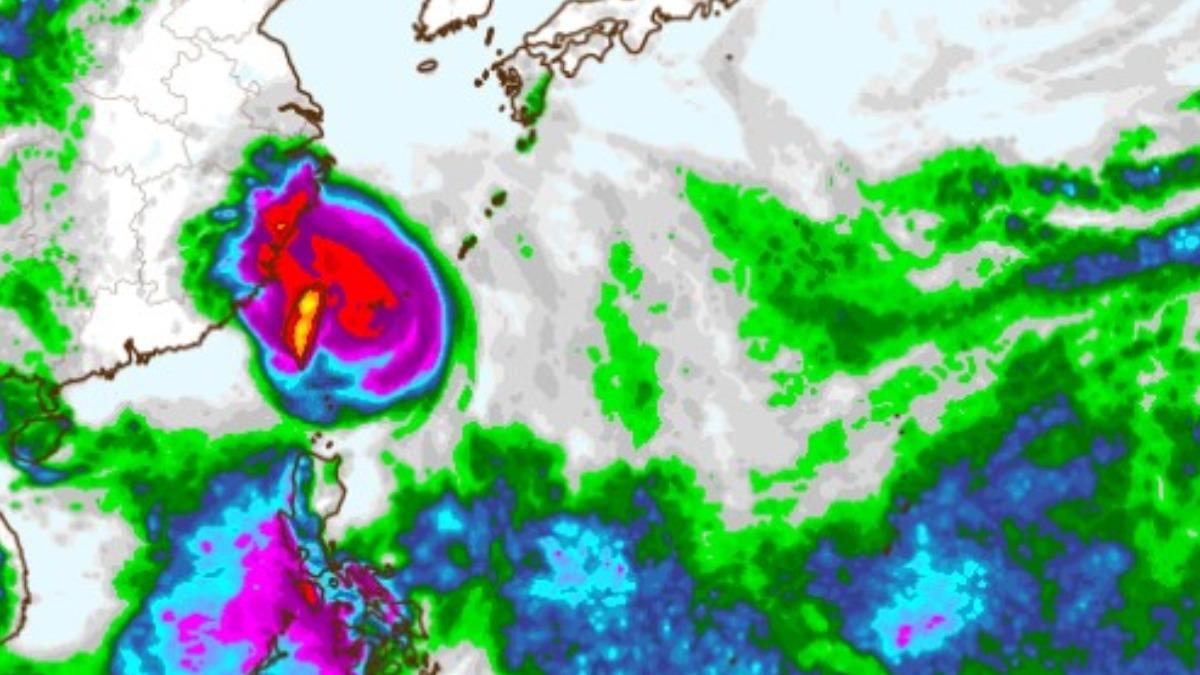 傳統歐洲（ECMWF）模式巴威路徑偏南。（圖／翻攝自Polarwx）