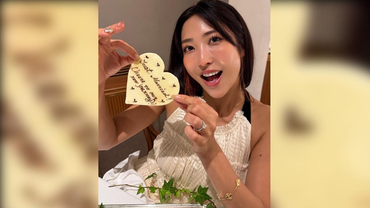 AV女優水川菫無預警宣布結婚。(圖/翻攝自IG)