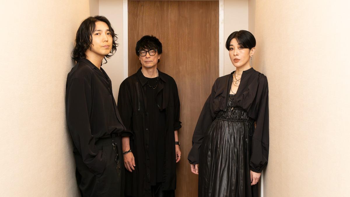 陳珊妮和THE SPELLBOUND成員中野雅之與小林祐介在後台合影。(圖/StreetVoice街聲提供)
