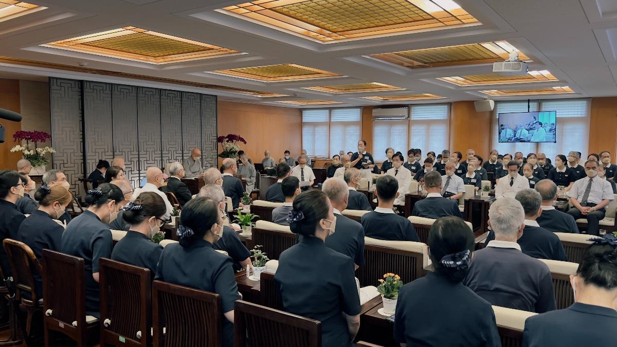 為應對颱風，慈濟基金會於9日下午16時成立「巴威颱風」慈濟本會災害應變中心。（圖／慈濟基金會提供）
