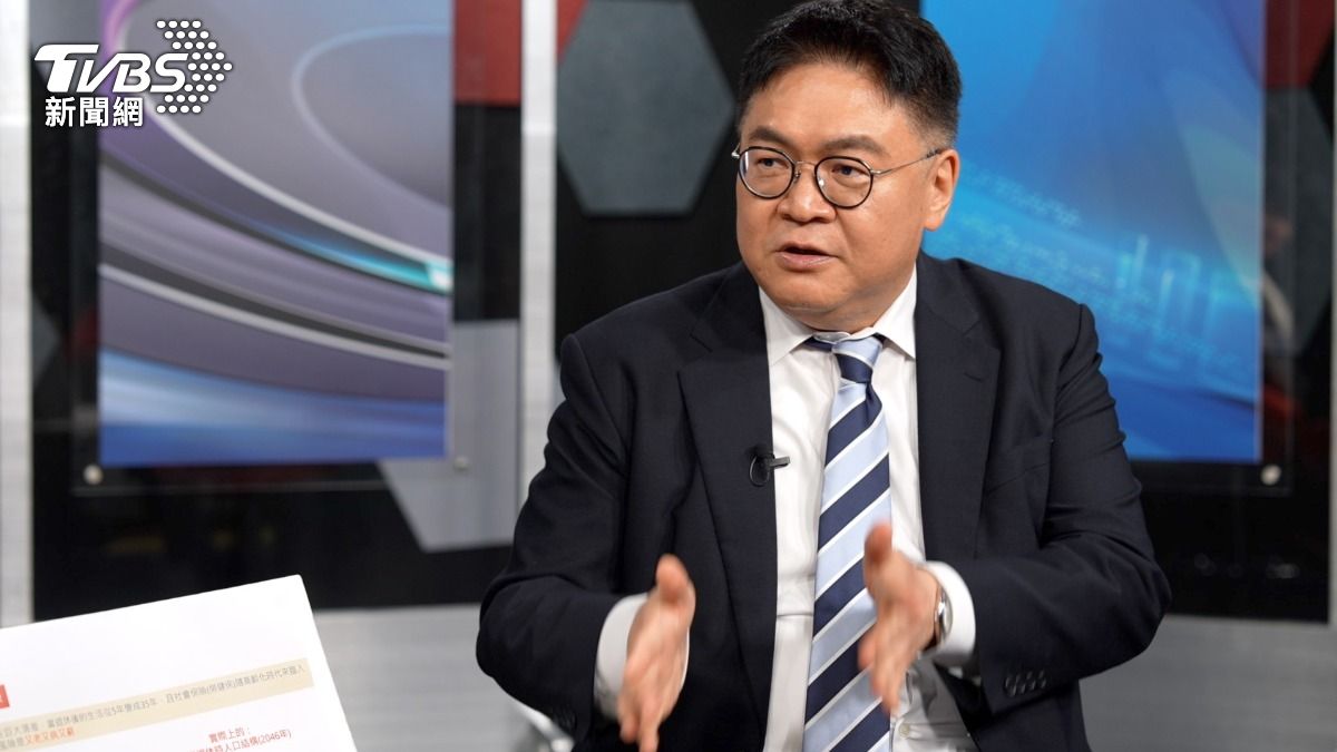 元大證金董事長吳杰，是金融圈中少數的留日派、知日派。這天的主題是【台股四萬五千點，賺錢的是你嗎 ?】他說這波賺錢的小韭菜，年長者因投資邏輯不同，反而沒賺到錢。（圖／柯勝雄）