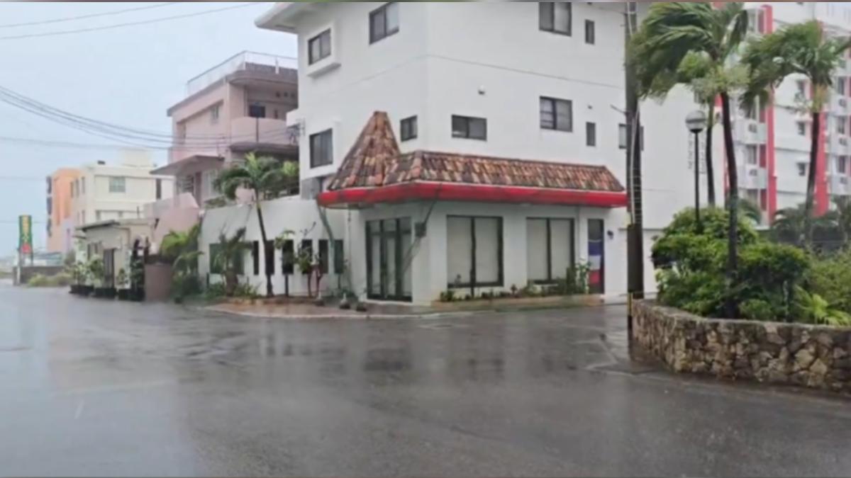 巴威颱風撲向石垣島。（圖／翻攝自X @iCyclone）