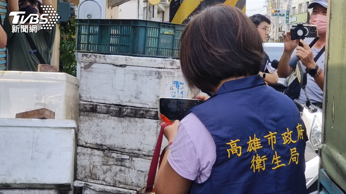 儘管業者說法輕描淡寫,高雄市衛生局得知消息後仍派人前往稽查。(圖/TVBS)
