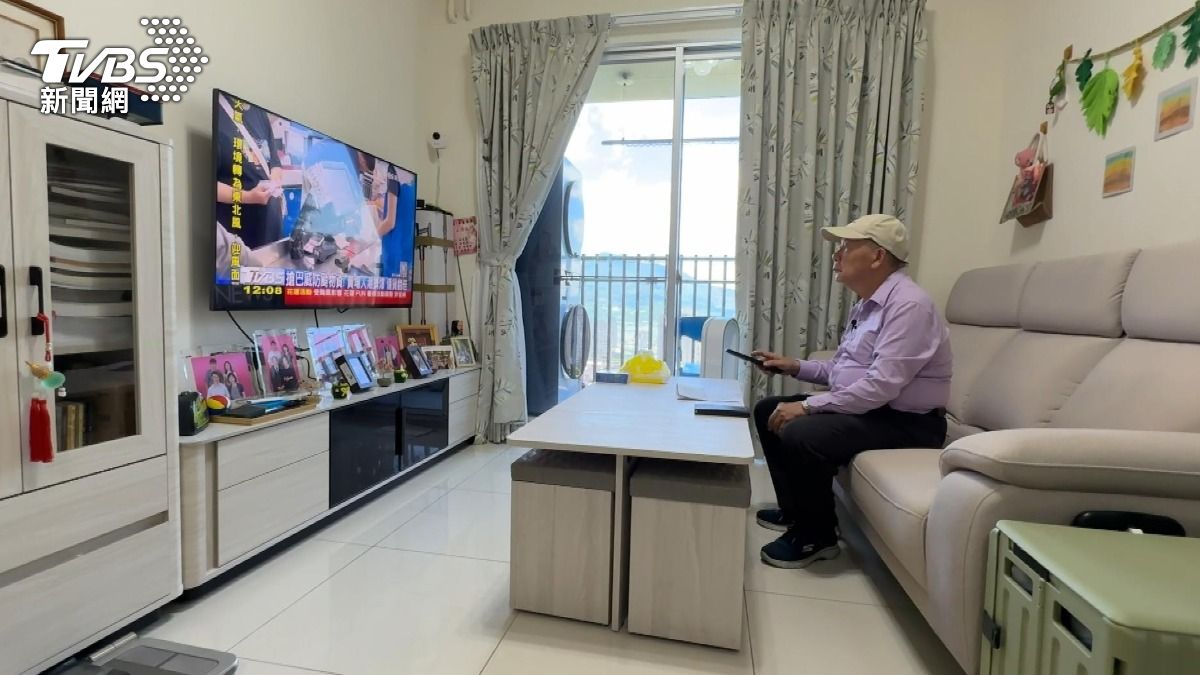 81歲翁開箱無障礙住宅,住家內有多項貼心銀髮族的設計。(圖/TVBS)
