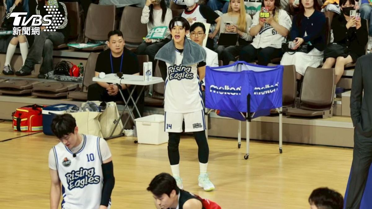 燦烈就算在場邊也會高聲為球隊吶喊加油。（圖／黃城碩攝）