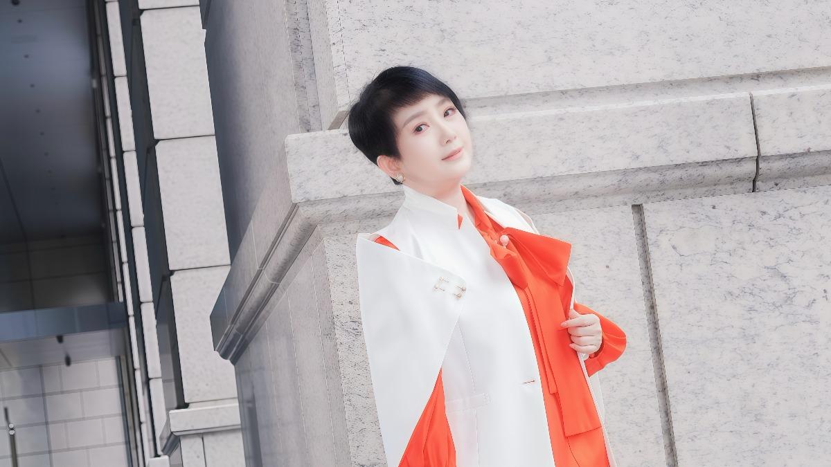 65歲玉女歌手公司遭大火燒光!欠債1億慘痛經驗曝光 颱風天吐心聲
