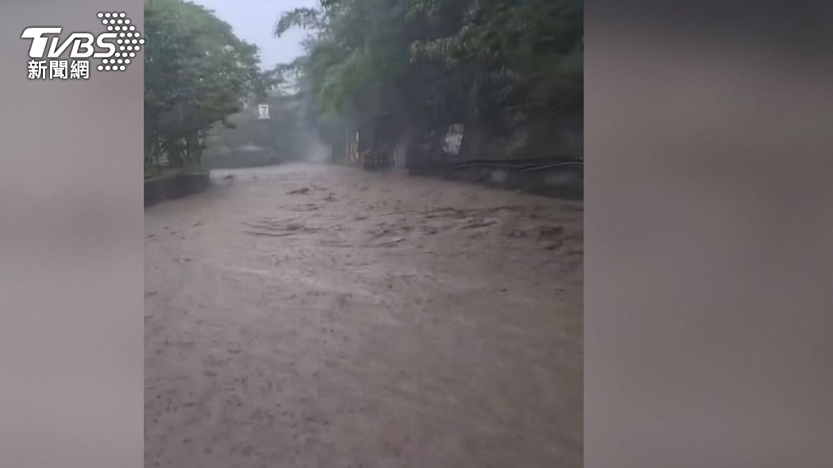 巴威強襲苗栗山區爆土石流！道路中斷　南庄59人緊急撤離
