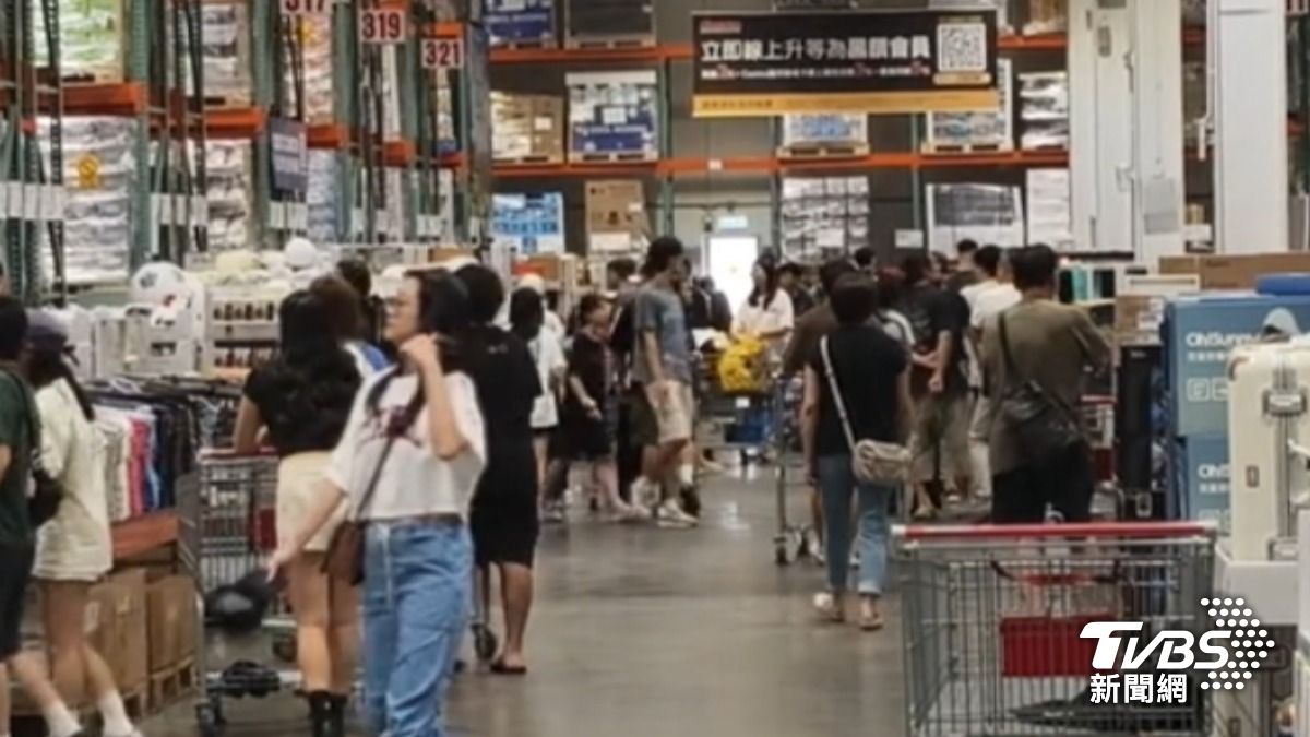 美式賣場、連鎖量販宣布正常營運。(圖/TVBS)