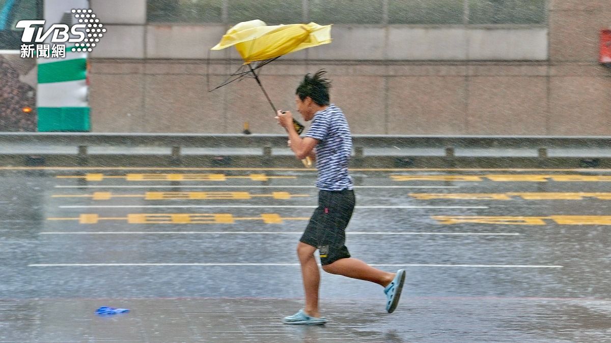 說好的怪獸?巴威風雨無感 網吐槽「比雷陣雨還弱」:根本過譽了