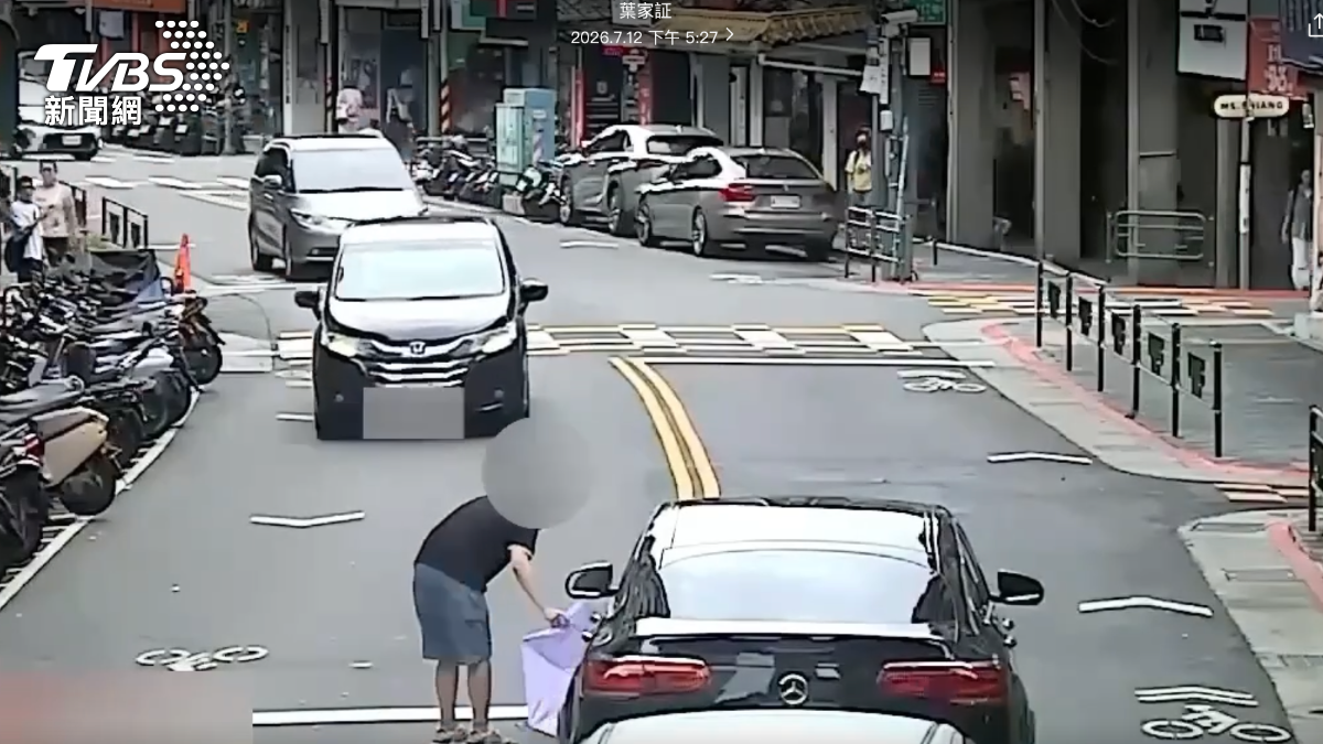 北市婦過馬路遭賓士猛撞重摔　搶救8小時重傷不治