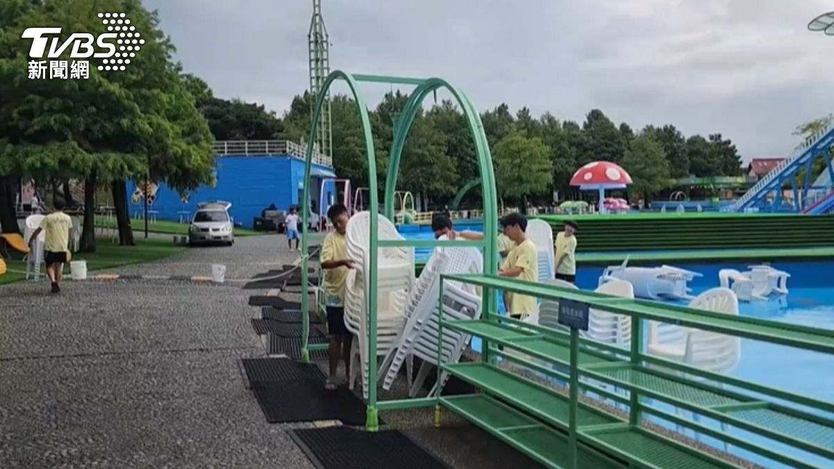 宜蘭童玩節休園兩天趕工復原，遊客到場撲空。（圖／TVBS）
