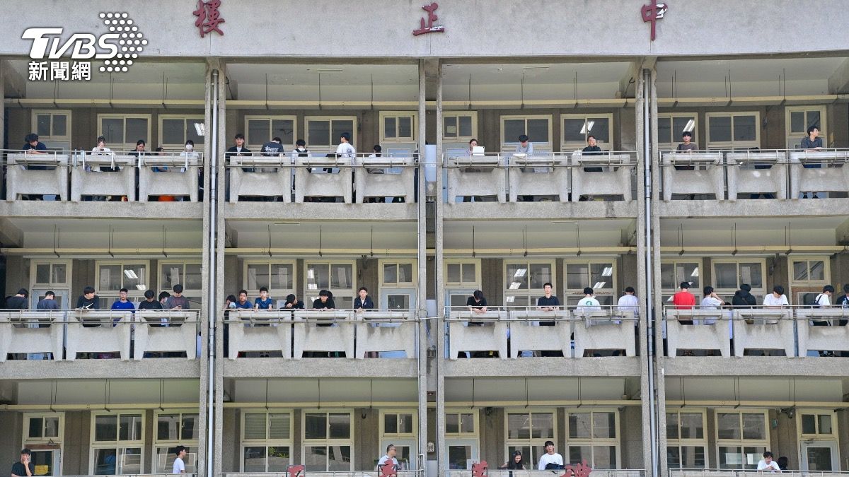 分科測驗考試今天登場。(圖/胡瑞麒攝)