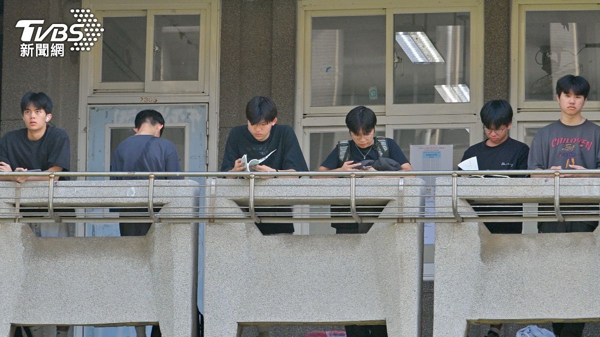 分科測驗考試今天登場。(圖/胡瑞麒攝)