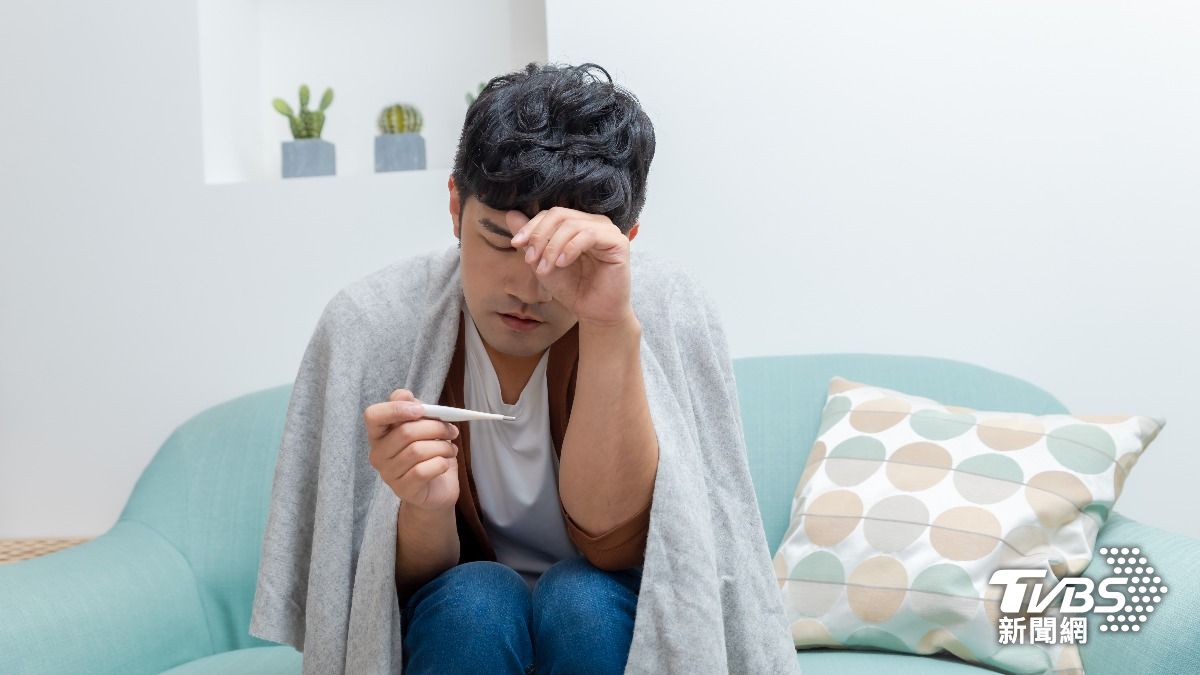 出遊後高燒不退！男竟確診「重大傷病」　醫：紫外線是元兇