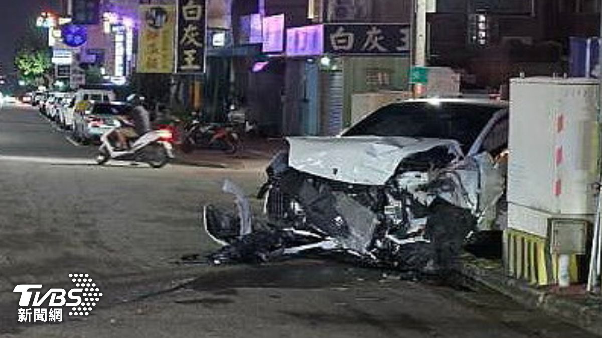 台中男酒駕闖紅燈「打保齡球式」連撞4車　6人送醫