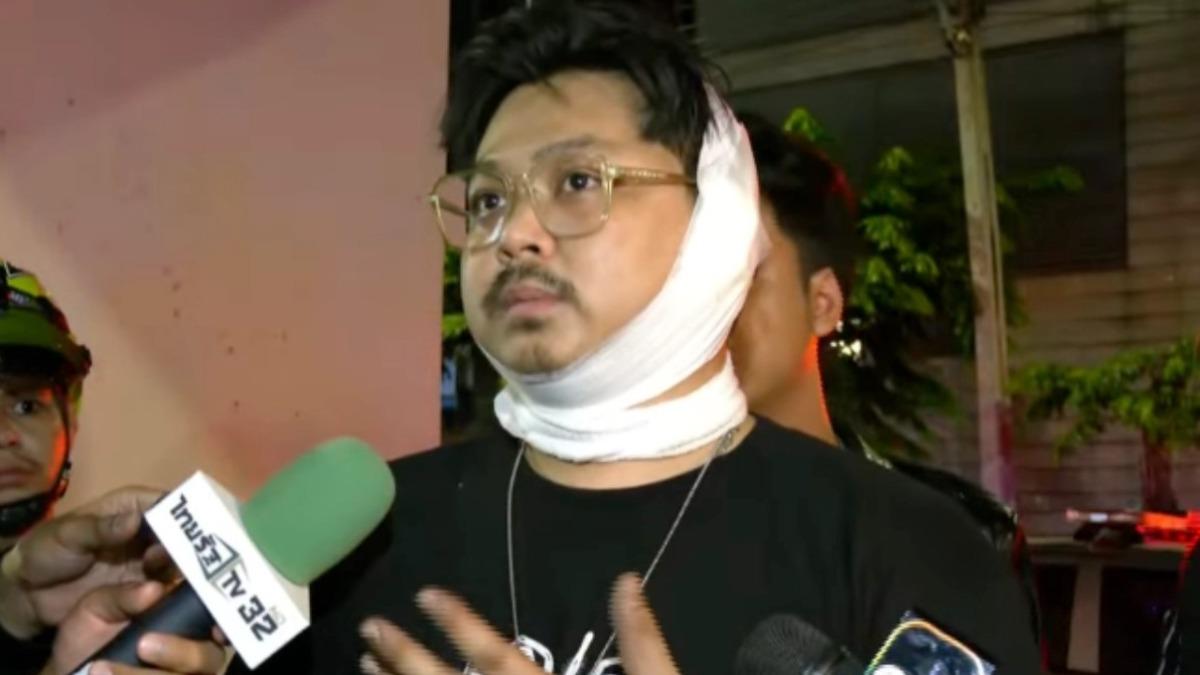 倖存的男歌手。（圖／翻攝自Thairath）
