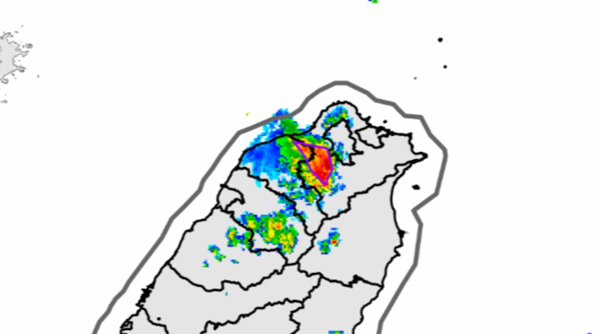 天氣/新北、桃園大雷雨狂炸1.5小時 三峽大豹溪留意溪水暴漲