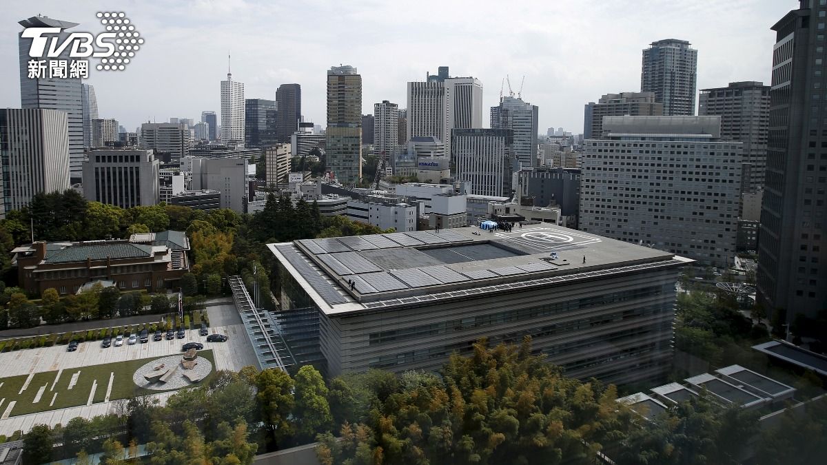 日本現行的無人機禁飛法,源自2015年,有無人機闖入首相官邸的事件。(圖/達志影像路透社)